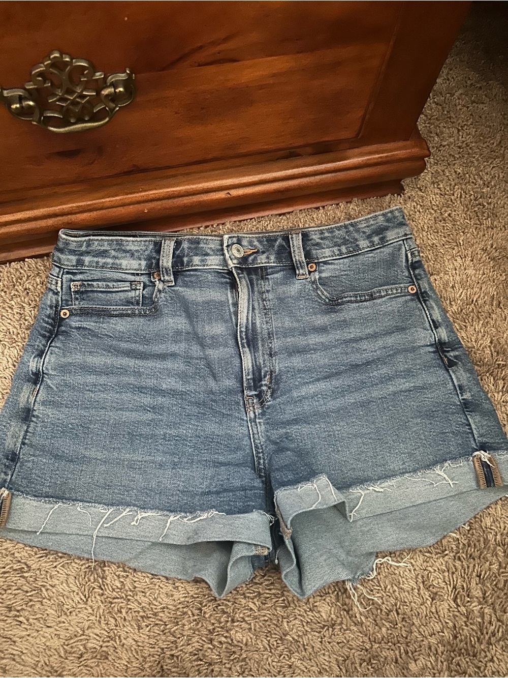 High-Rise Light Wash Denim Shorts - Blue size 8